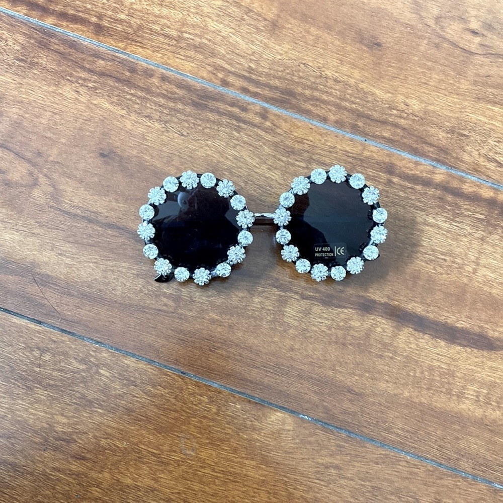 Rhinestone sunglasses O/S